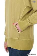 Load image into Gallery viewer, PIGMENT DYED FRENCH TERRY PULLOVER WITH POCKETS
