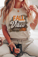 Load image into Gallery viewer, FALL VIBES PUMPKIN LEOPARD GRAPHIC TEE
