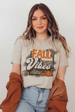 Load image into Gallery viewer, FALL VIBES PUMPKIN LEOPARD GRAPHIC TEE
